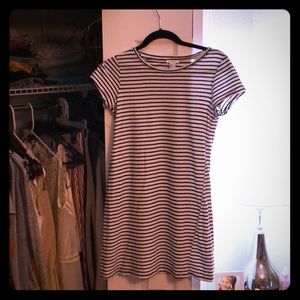 Horizontal stripe, t-shirt dress